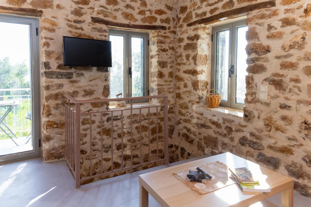 Messinian Stone House Villa Exterior photo