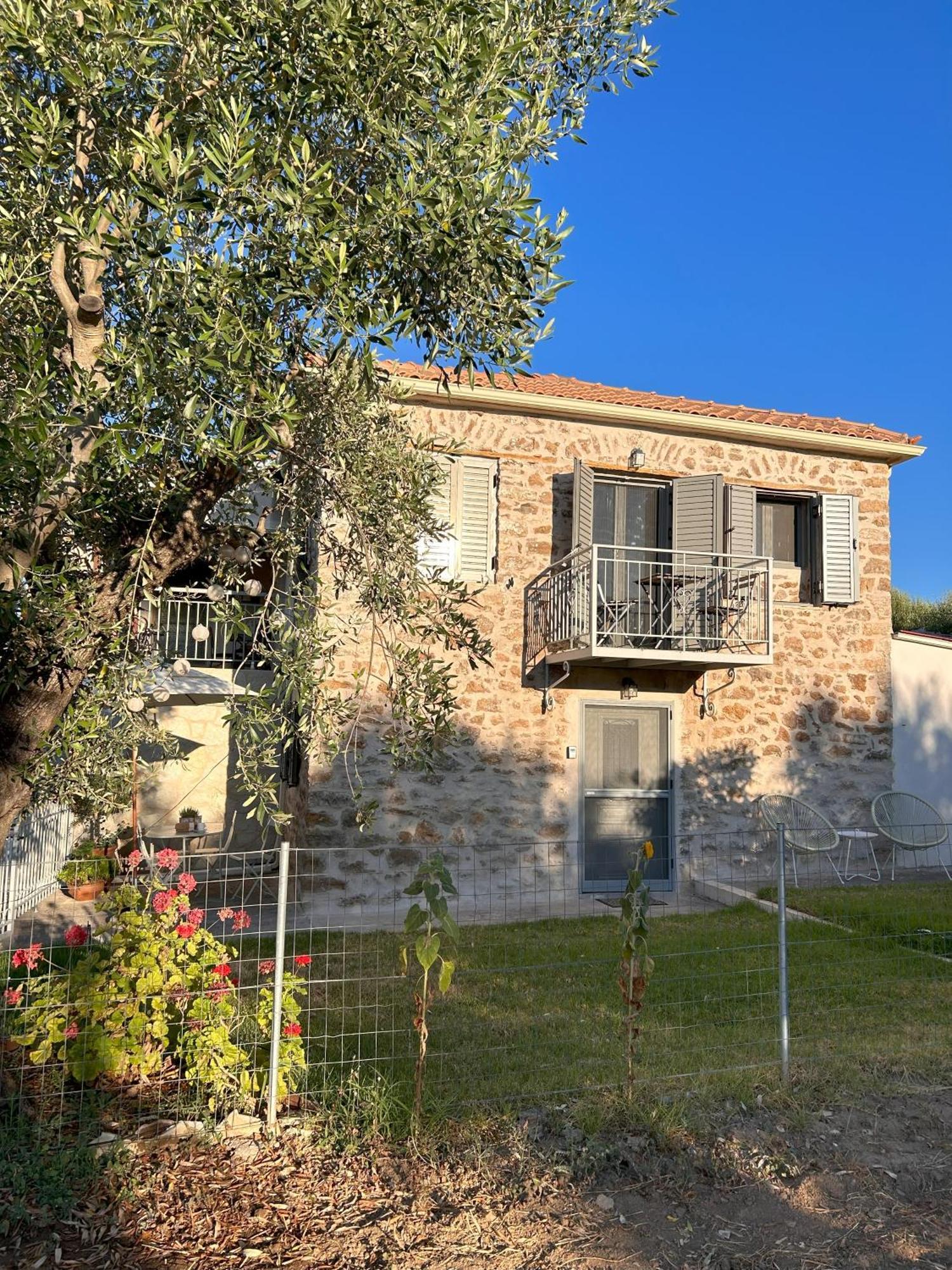 Messinian Stone House Villa Exterior photo